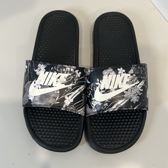 Nike Tropical Design Slides - Picture 5 of 5